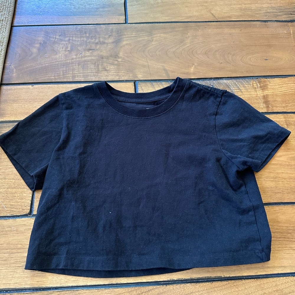 Urban outfitters crop tee